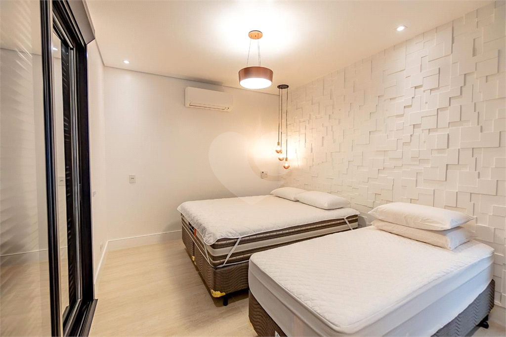 Casa de Alto Padrão à Venda no Condomínio Shambala III em Atibaia – 4 Suítes, Porteira Fechada e Lazer Completo