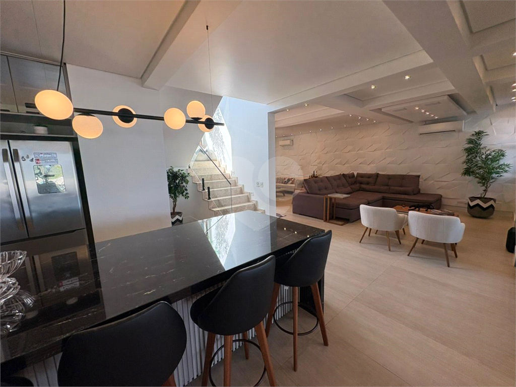 Casa de Alto Padrão à Venda no Condomínio Shambala III em Atibaia – 4 Suítes, Porteira Fechada e Lazer Completo