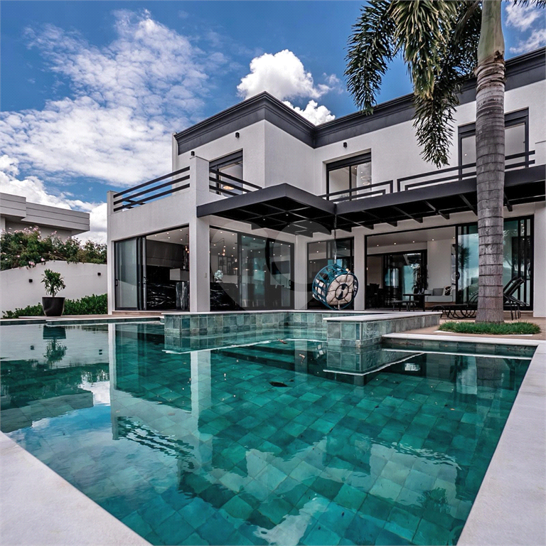 Casa de Alto Padrão à Venda no Condomínio Shambala III em Atibaia – 4 Suítes, Porteira Fechada e Lazer Completo