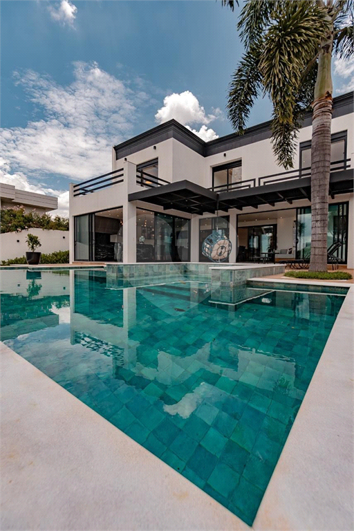 Casa de Alto Padrão à Venda no Condomínio Shambala III em Atibaia – 4 Suítes, Porteira Fechada e Lazer Completo