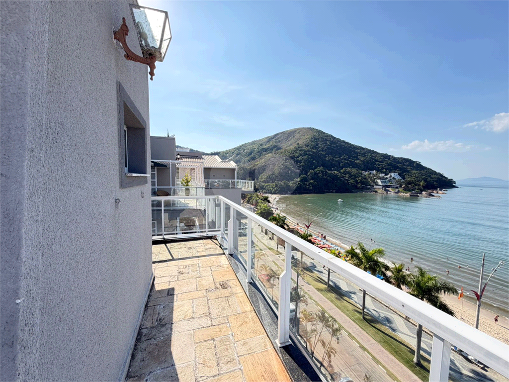 Cobertura exclusiva com vista para o mar na Martim de Sá – Caraguatatuba