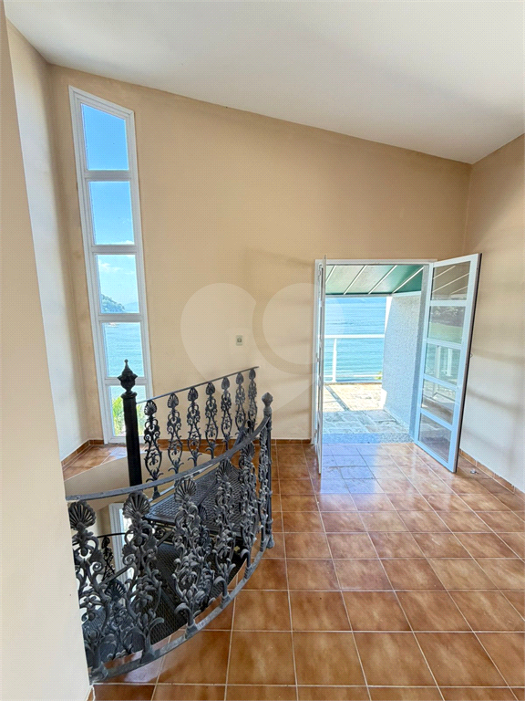 Cobertura exclusiva com vista para o mar na Martim de Sá – Caraguatatuba