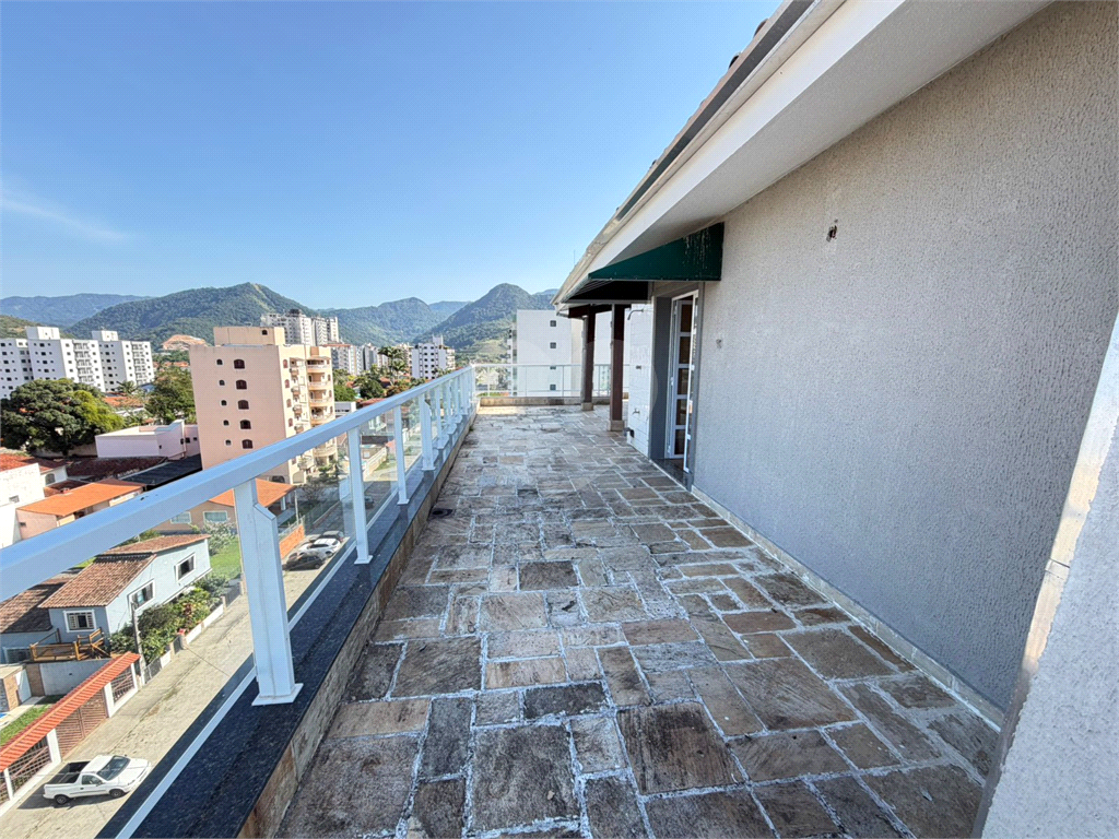 Cobertura exclusiva com vista para o mar na Martim de Sá – Caraguatatuba