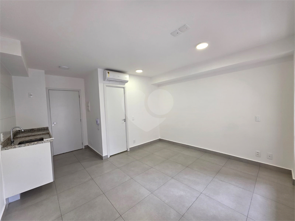 APARTAMENTO em PINHEIROS