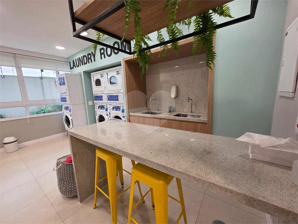 APARTAMENTO em PINHEIROS