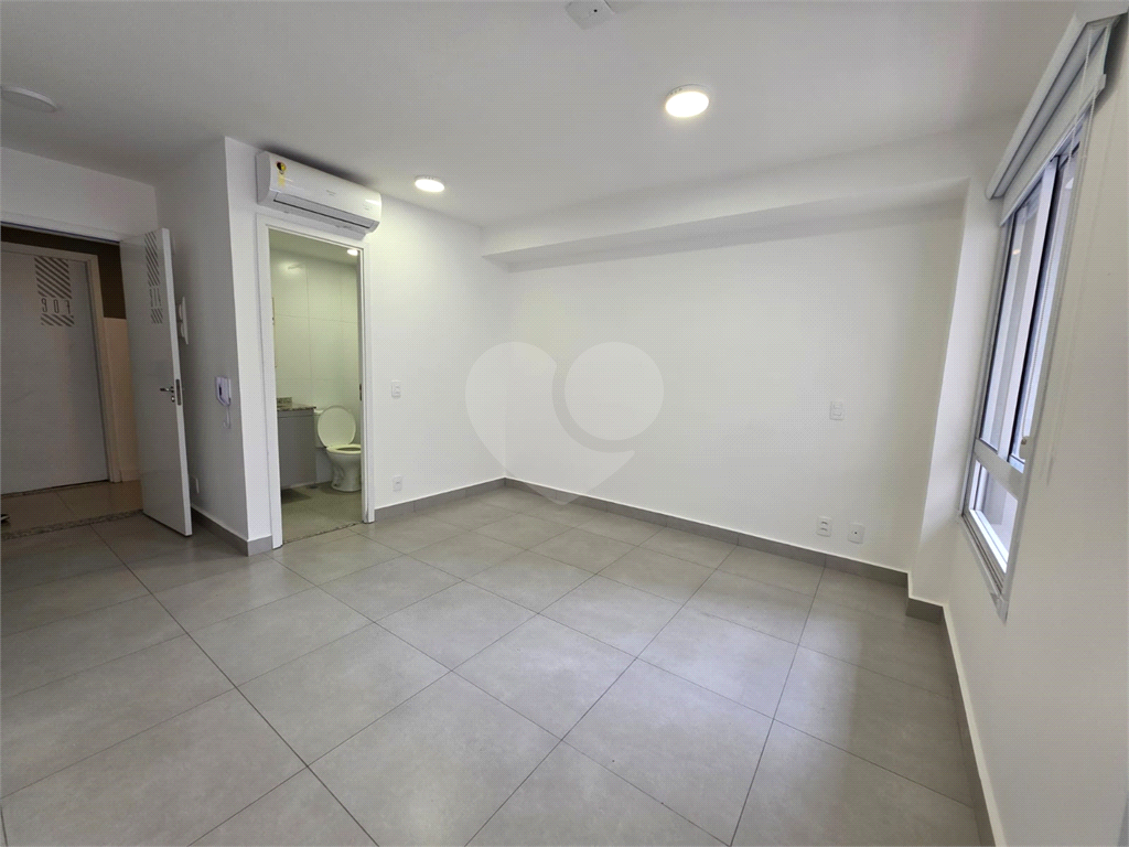 APARTAMENTO em PINHEIROS