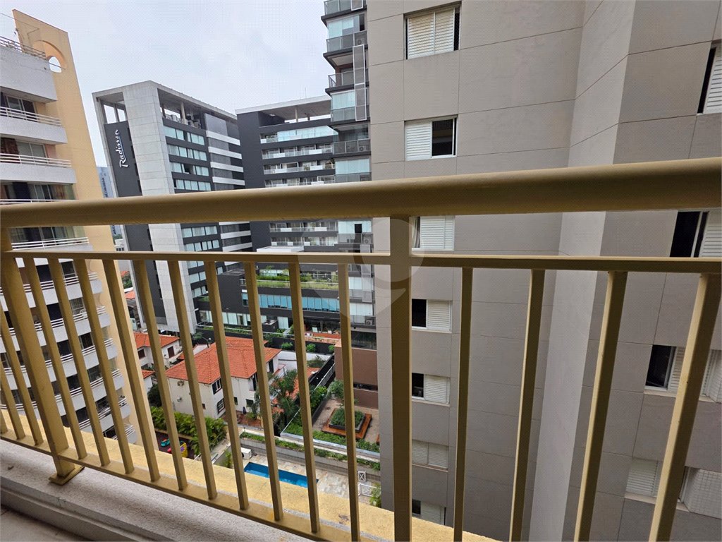 APARTAMENTO em PINHEIROS