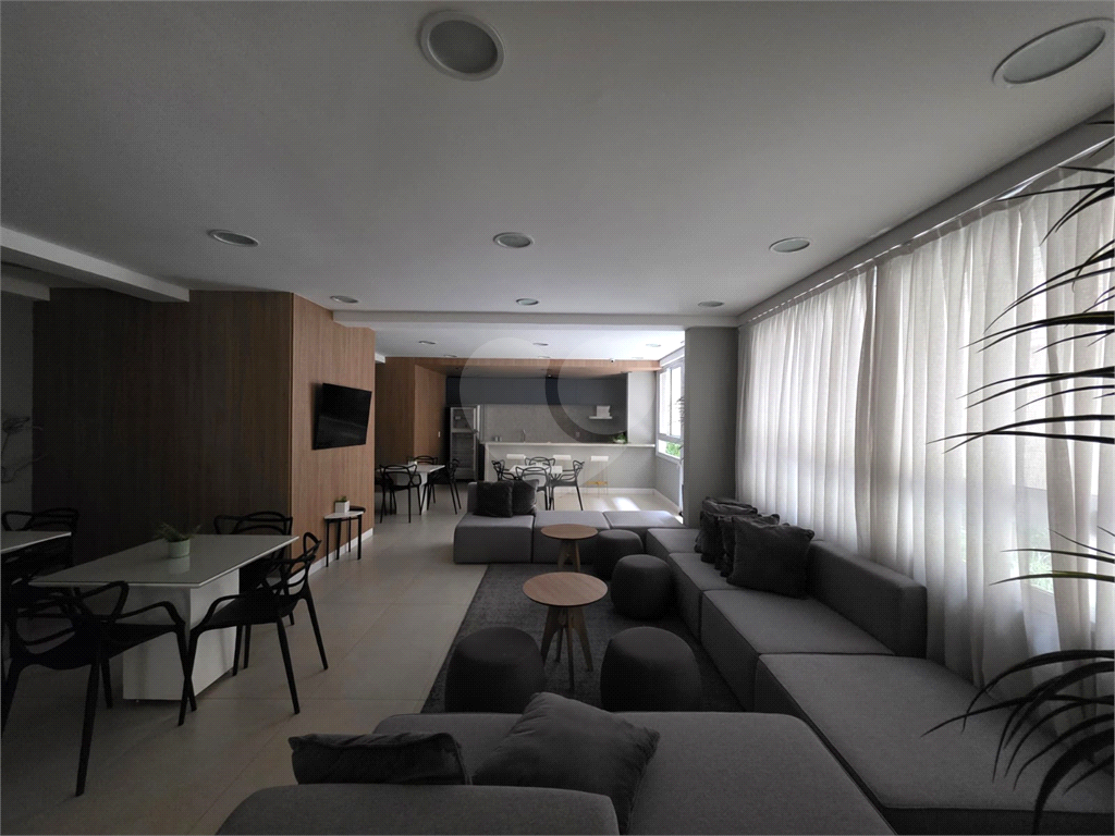 APARTAMENTO em PINHEIROS