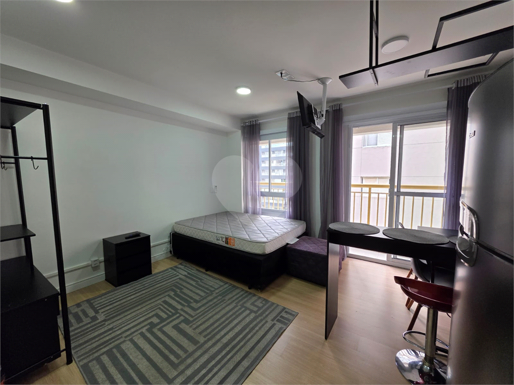 APARTAMENTO em PINHEIROS