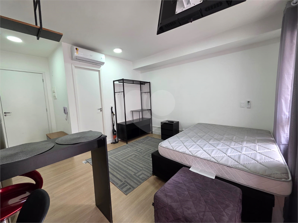 APARTAMENTO em PINHEIROS