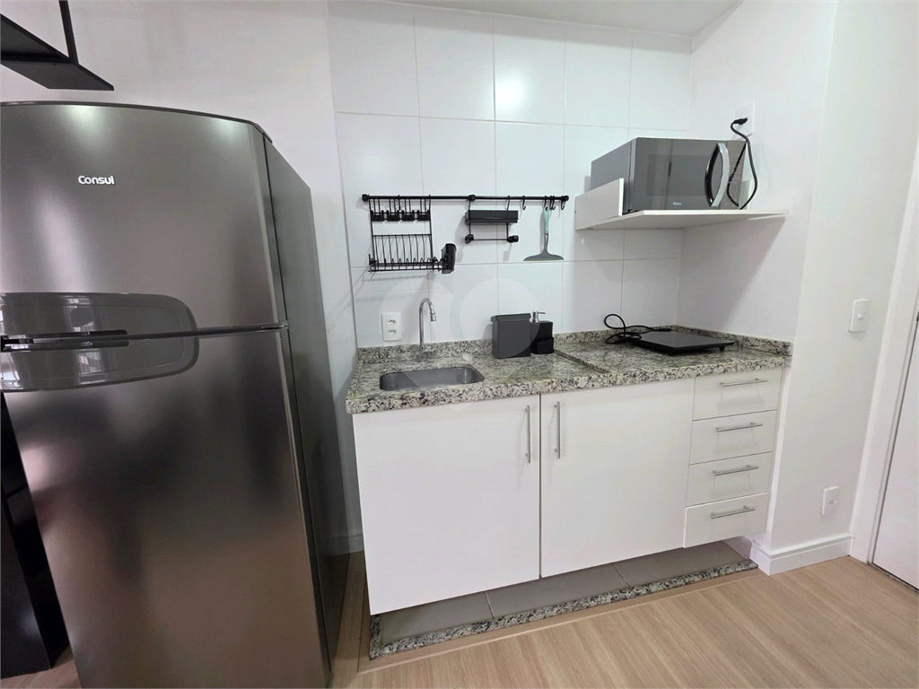 APARTAMENTO em PINHEIROS