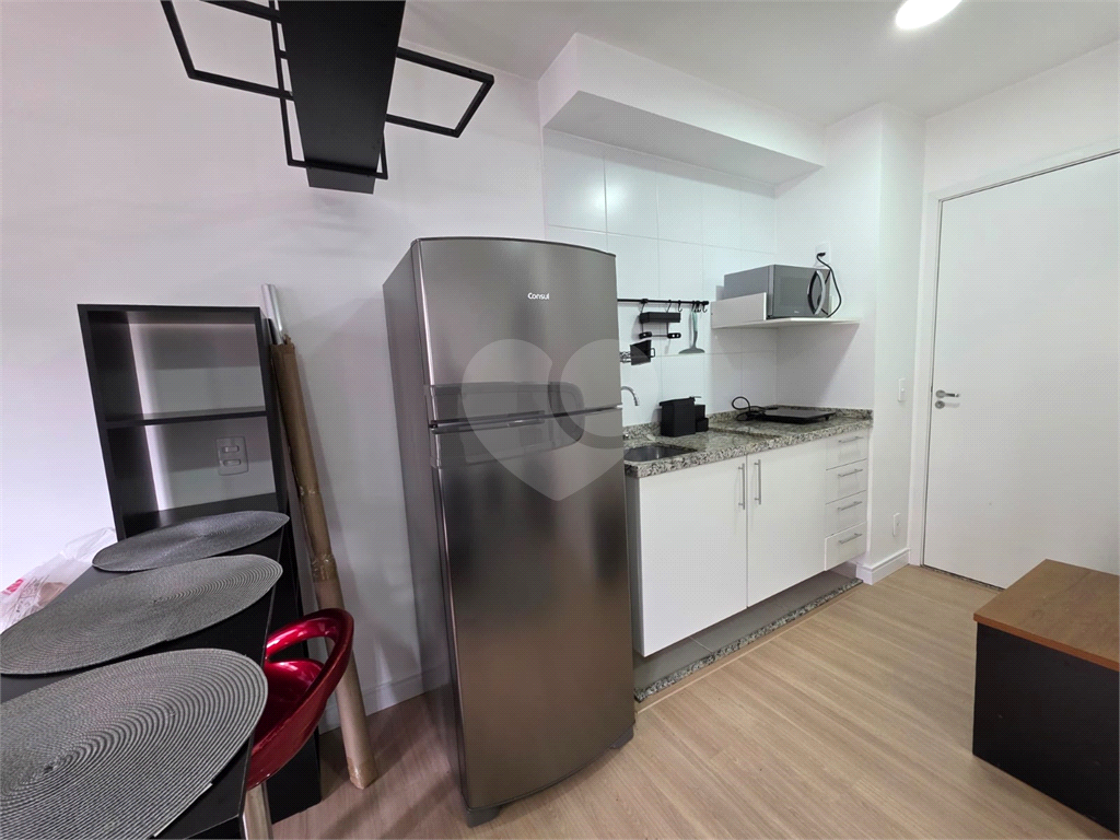 APARTAMENTO em PINHEIROS