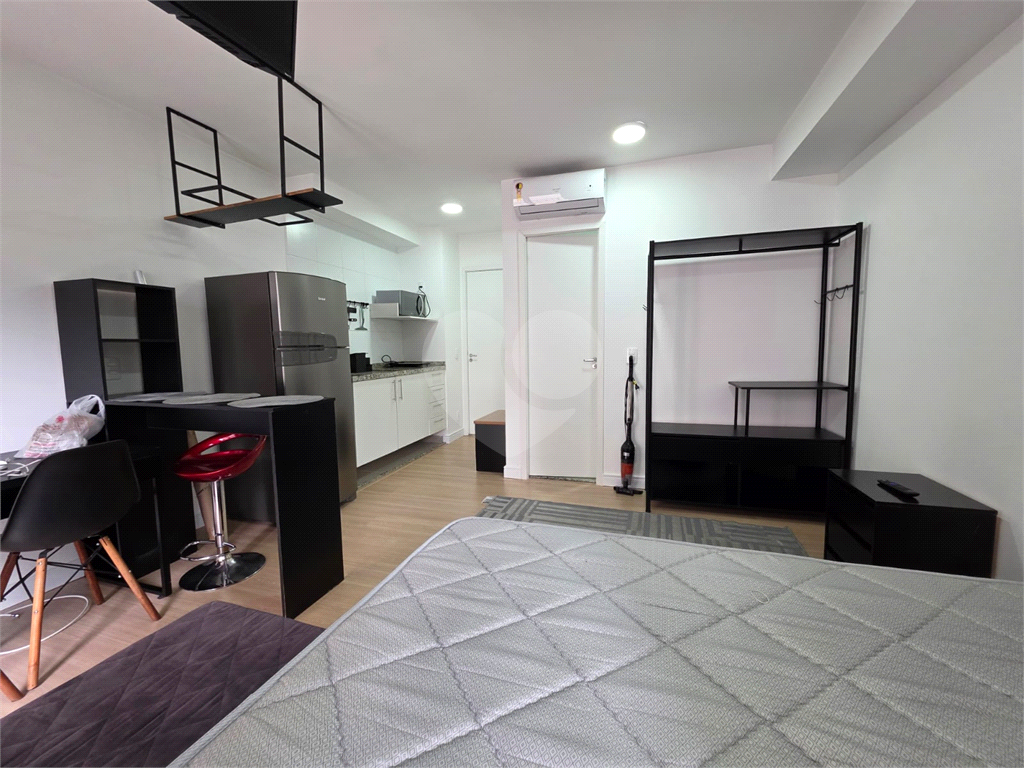 APARTAMENTO em PINHEIROS