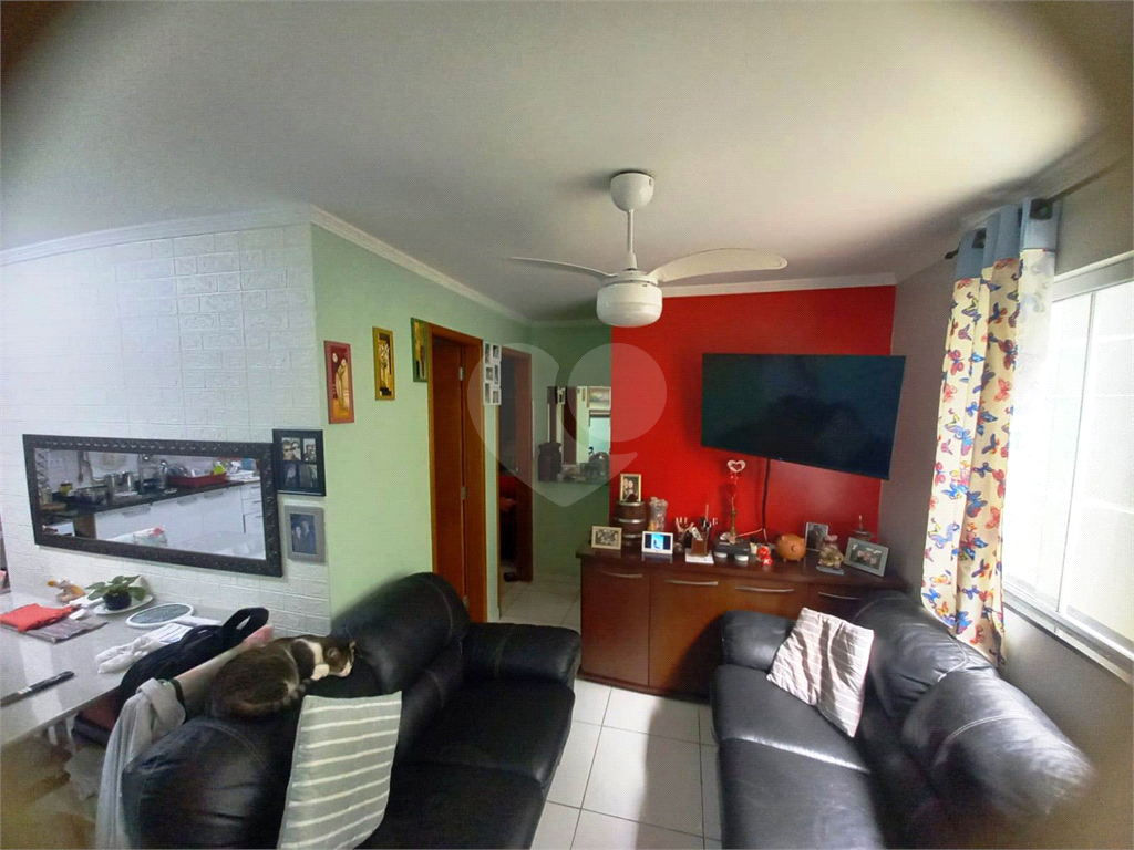 Apartamento térreo em Condomínio Fechado – Próximo ao Metrô Parada Inglesa | 2 Dormitórios | Quintal | 1 Vaga