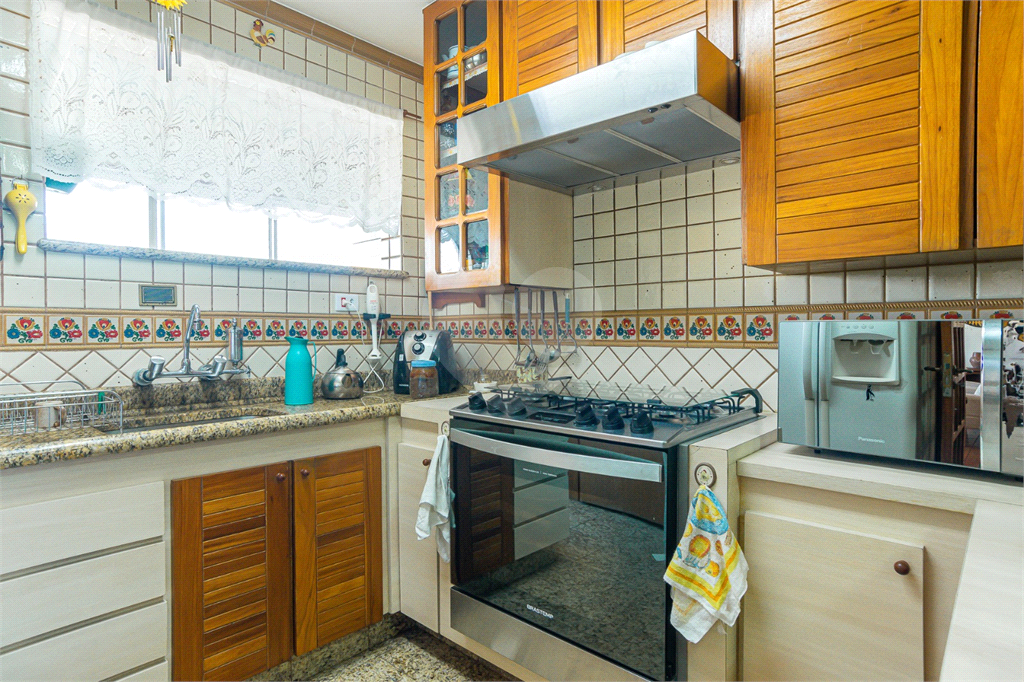 Imóvel de 123m² com sala de estar amplo 3 dormitórios, sendo 1 suíte, 2 vagas fixas de garagem Perdizes