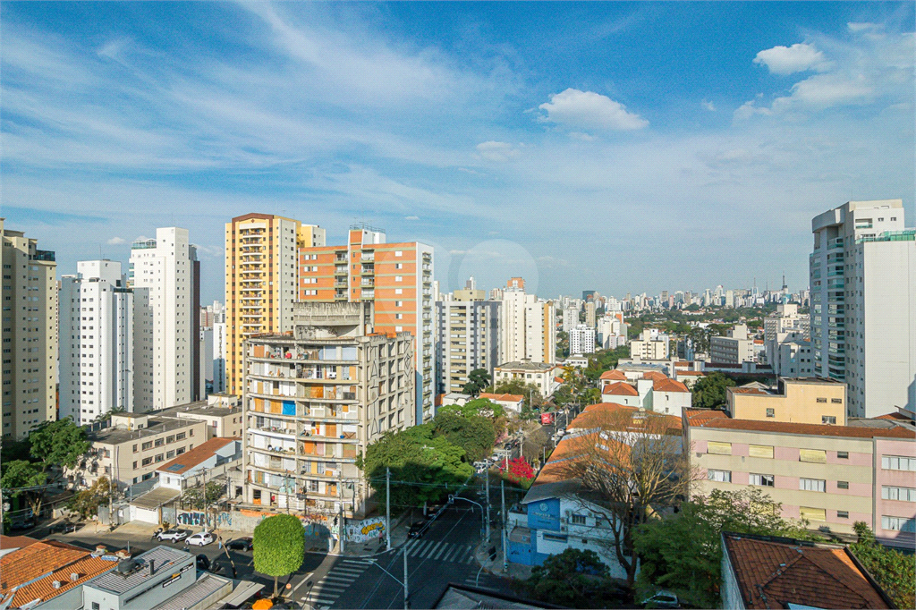 Imóvel de 123m² com sala de estar amplo 3 dormitórios, sendo 1 suíte, 2 vagas fixas de garagem Perdizes