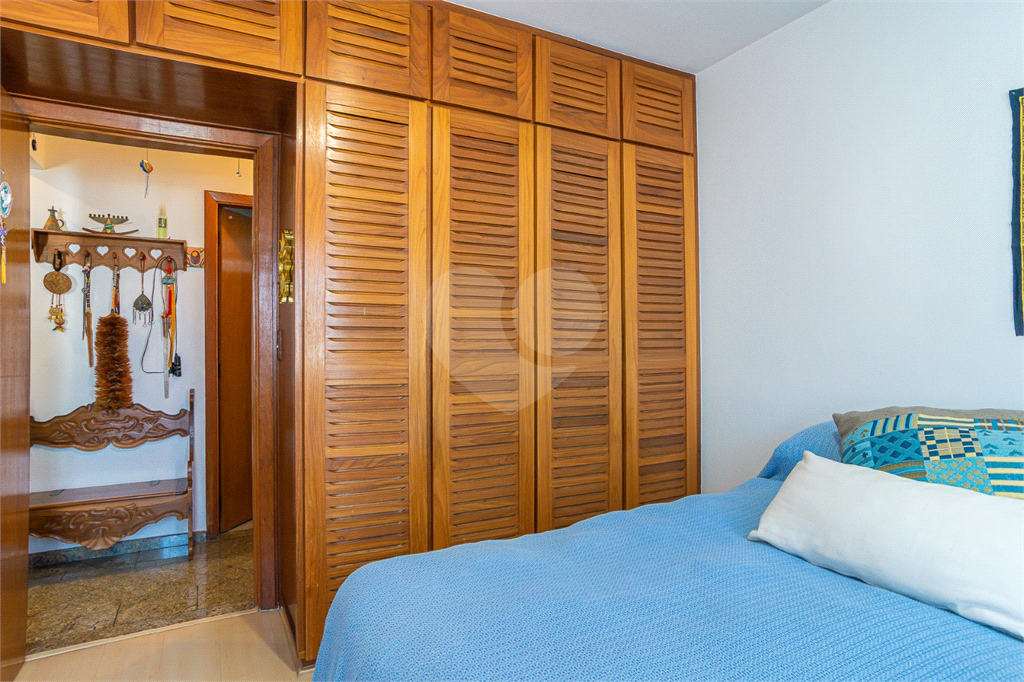 Imóvel de 123m² com sala de estar amplo 3 dormitórios, sendo 1 suíte, 2 vagas fixas de garagem Perdizes