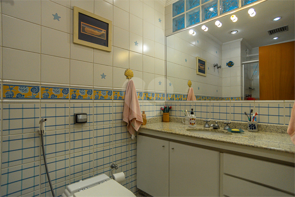 Imóvel de 123m² com sala de estar amplo 3 dormitórios, sendo 1 suíte, 2 vagas fixas de garagem Perdizes