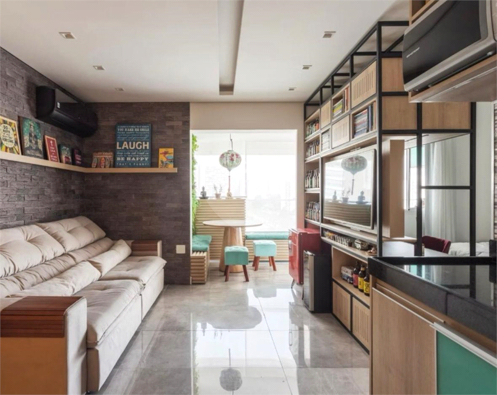 42m² com 1 vaga de garagem