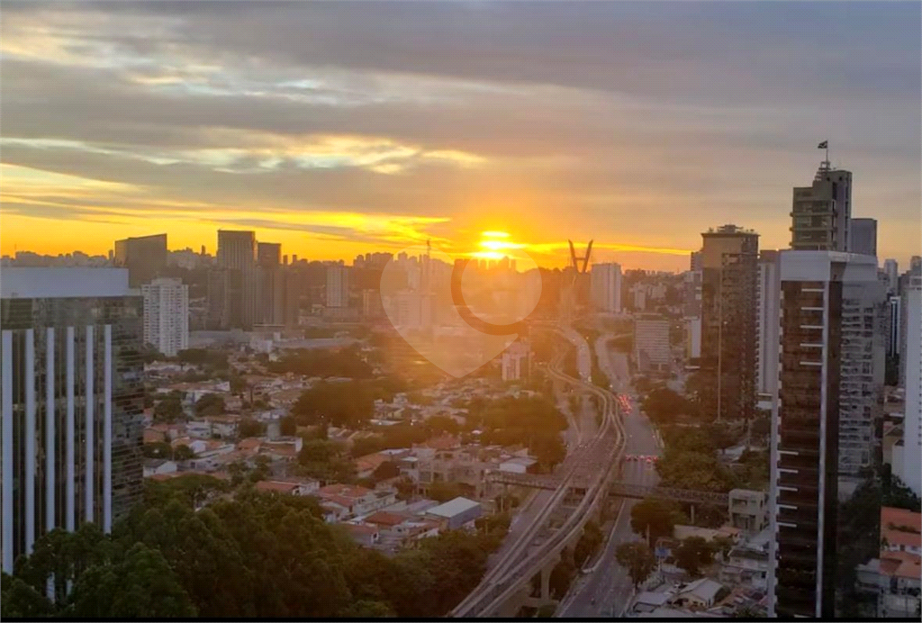 42m² com 1 vaga de garagem