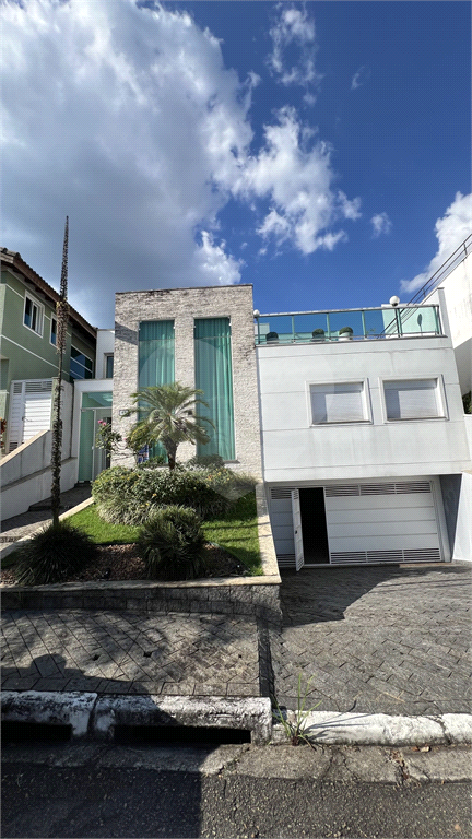 Sobrado em condominio de luxo