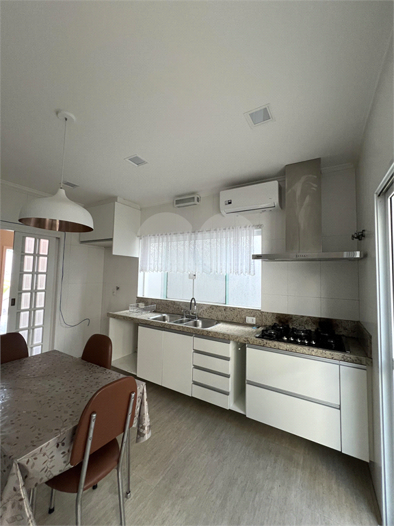 Sobrado em condominio de luxo