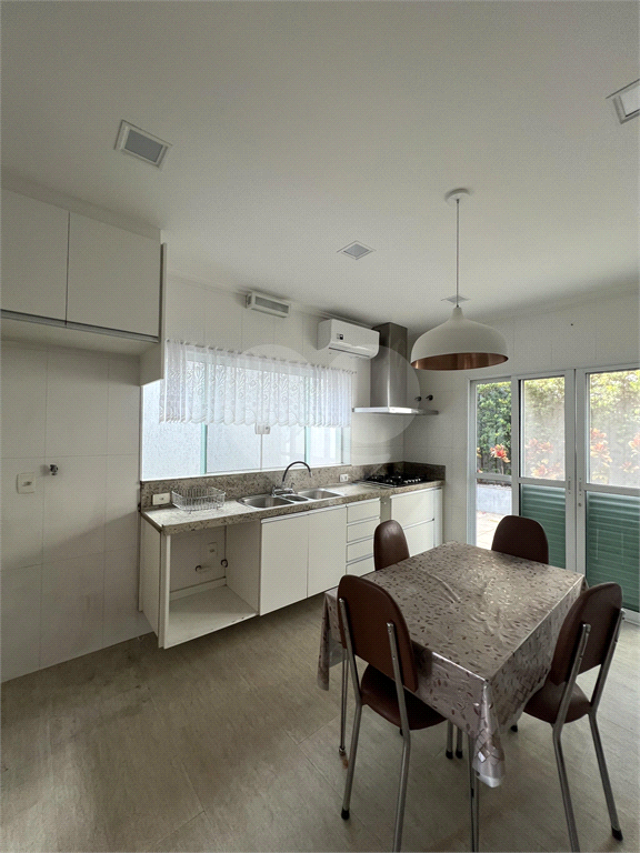 Sobrado em condominio de luxo