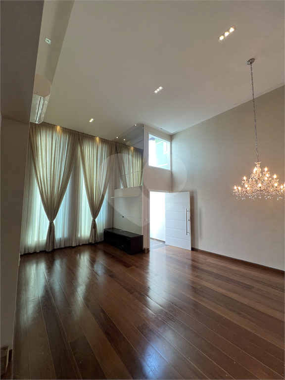 Sobrado em condominio de luxo