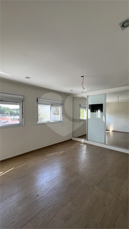 Sobrado em condominio de luxo