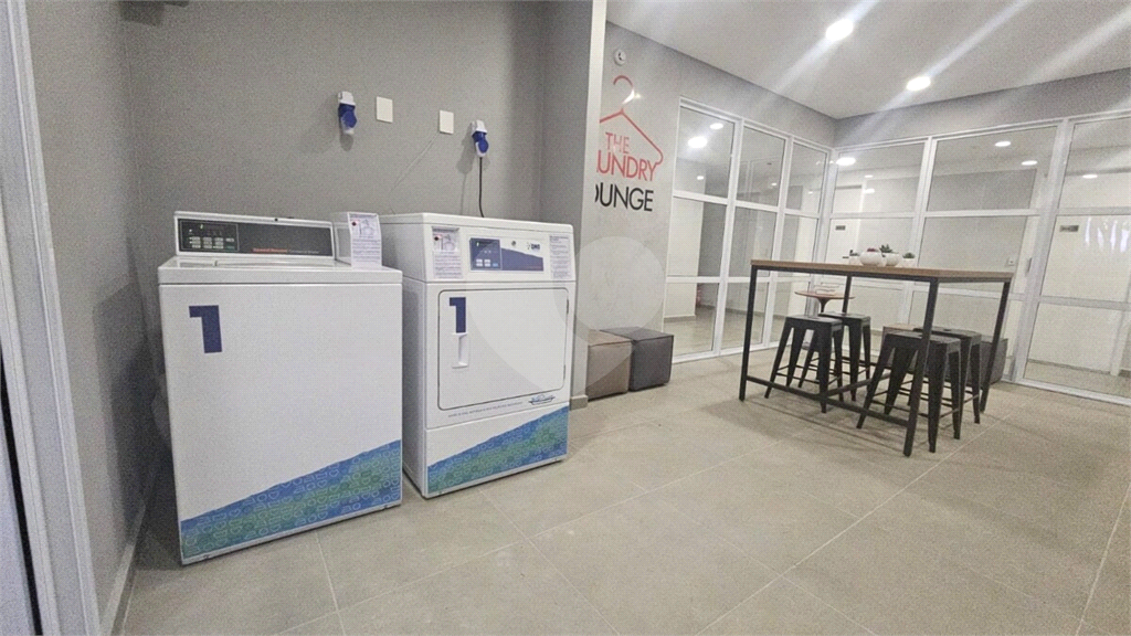 Apartamento Mobiliado a Venda no Campo Belo