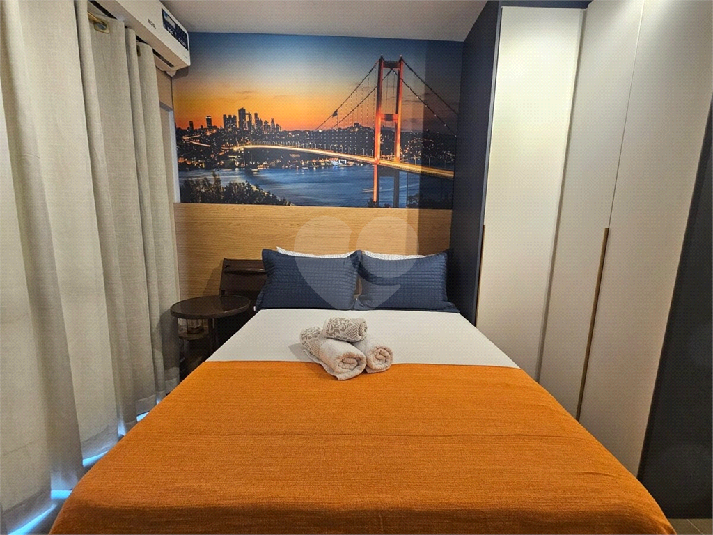 Apartamento Mobiliado a Venda no Campo Belo