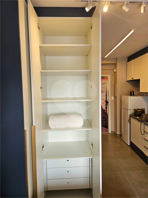 Apartamento Mobiliado a Venda no Campo Belo