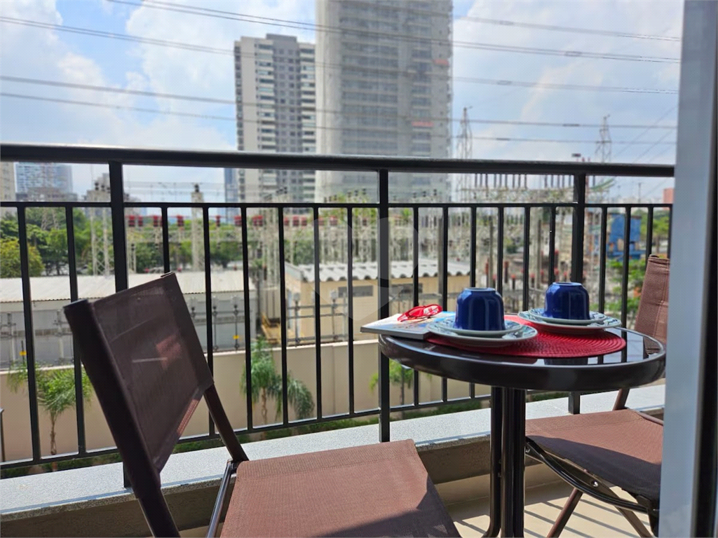 Apartamento Mobiliado a Venda no Campo Belo