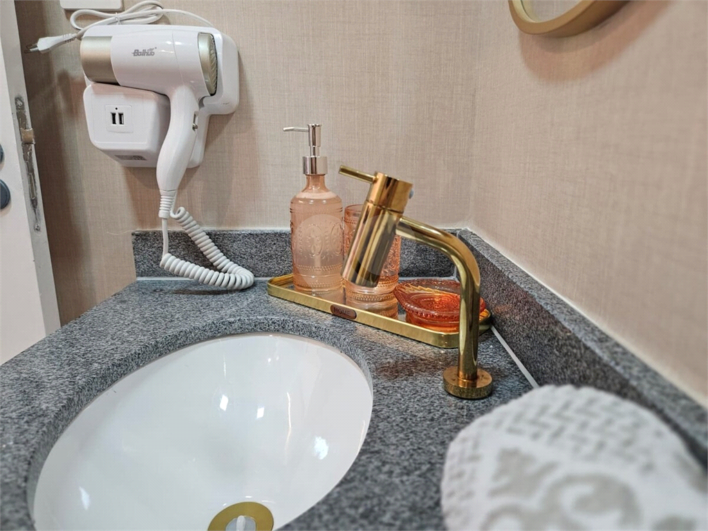 Apartamento Mobiliado a Venda no Campo Belo