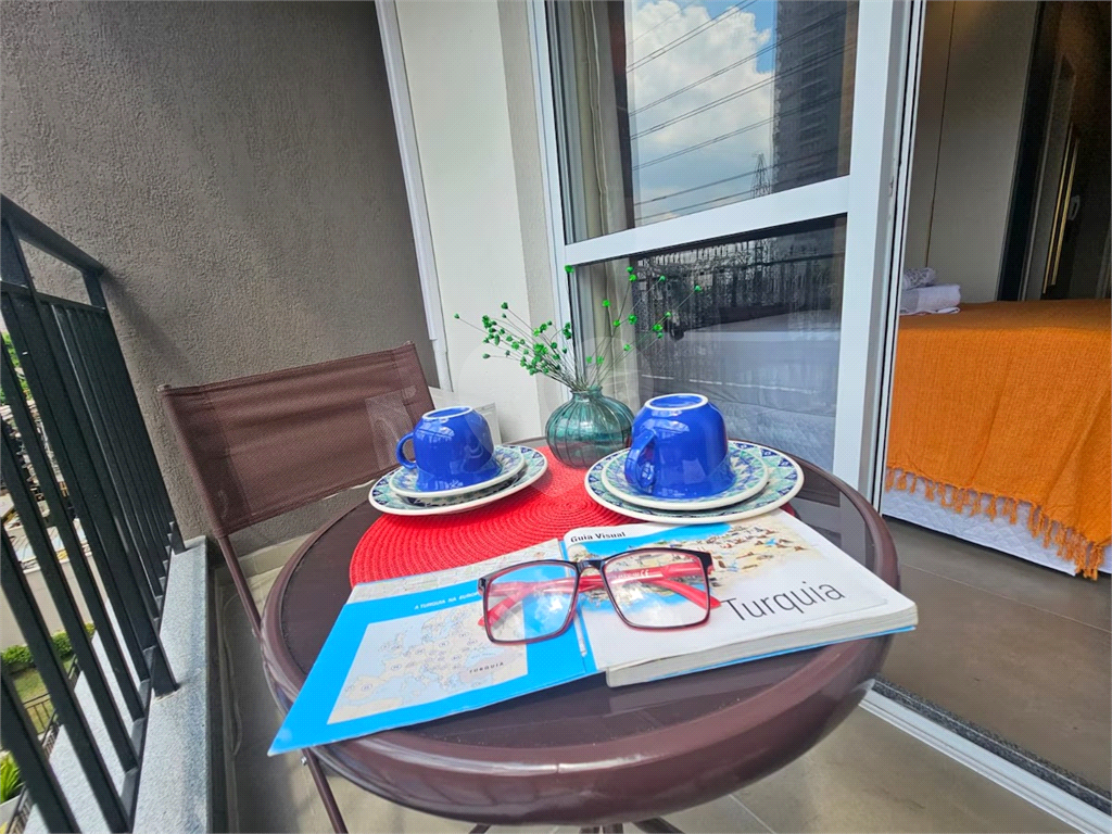 Apartamento Mobiliado a Venda no Campo Belo