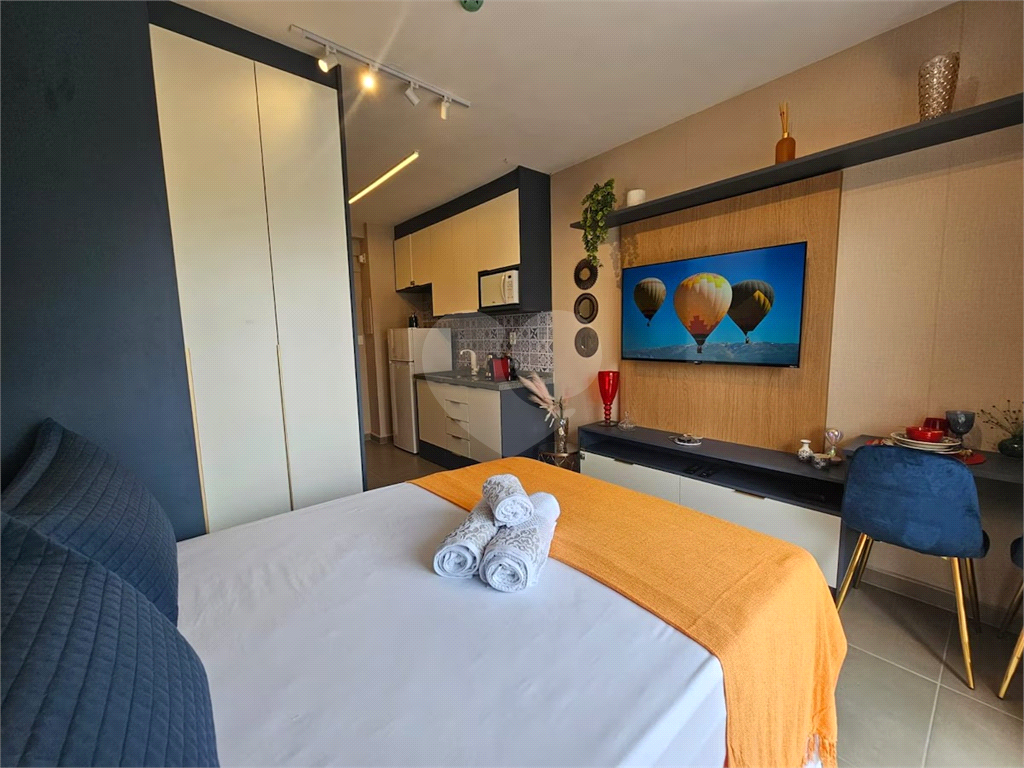 Apartamento Mobiliado a Venda no Campo Belo