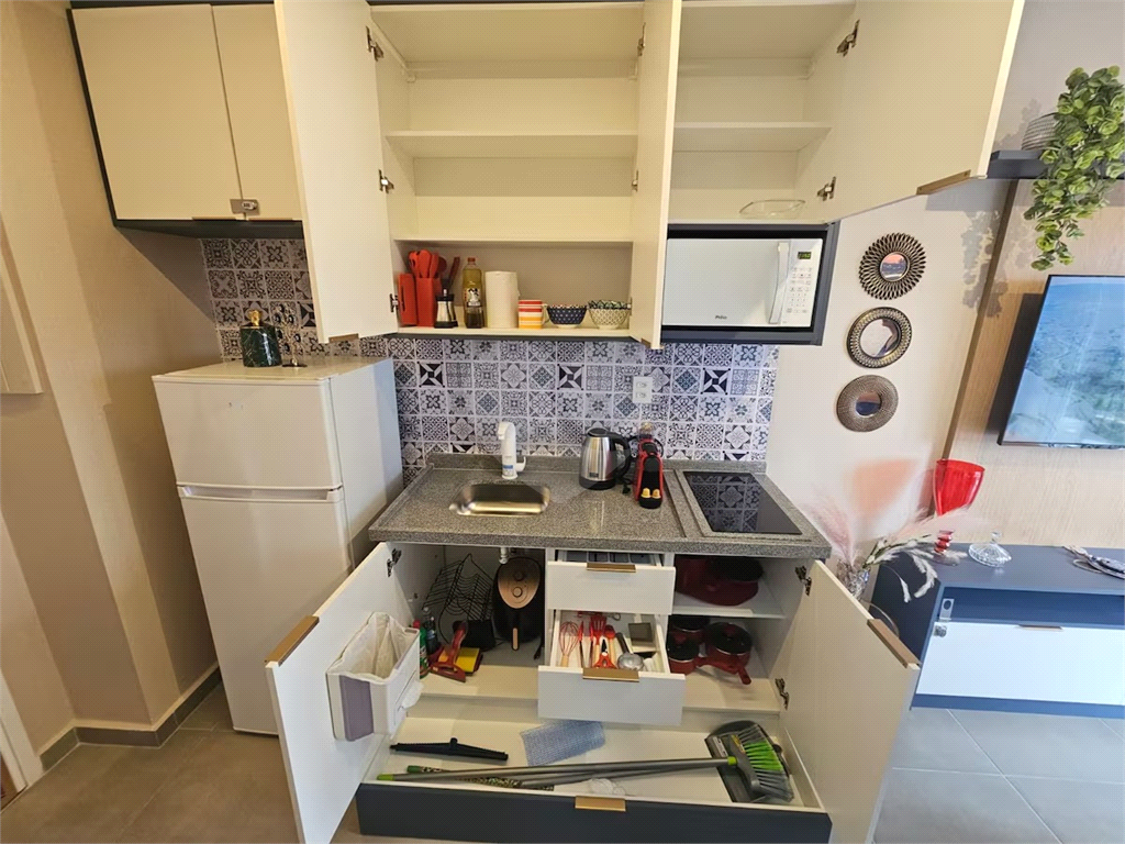 Apartamento Mobiliado a Venda no Campo Belo