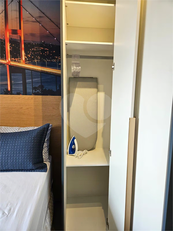 Apartamento Mobiliado a Venda no Campo Belo