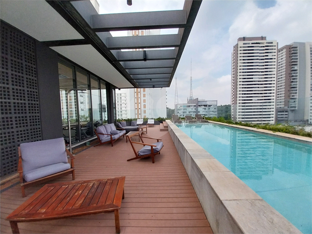 Apartamento studio com 26m² à venda em Pinheiros