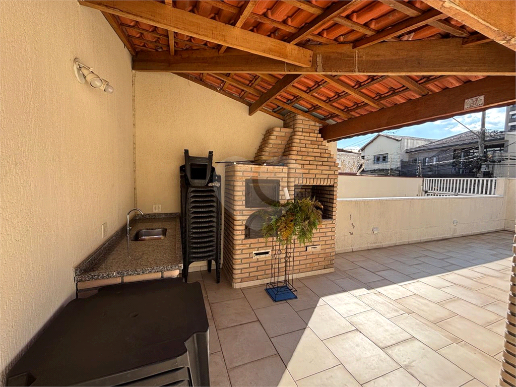 Sobrado em condomínio fechado