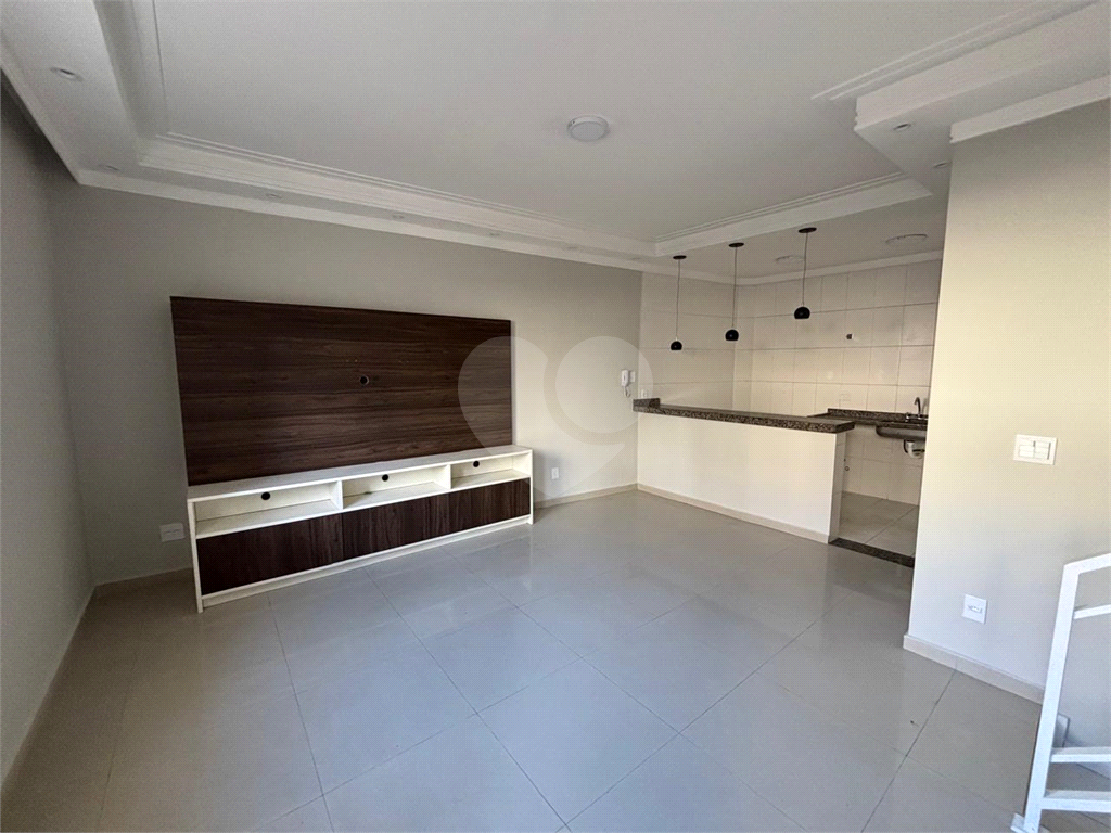 Sobrado em condomínio fechado