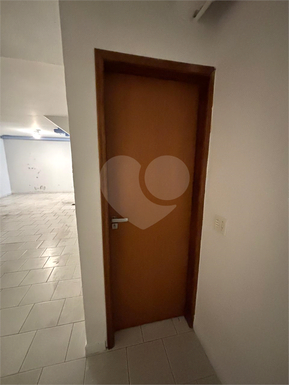 Sobrado em condomínio fechado