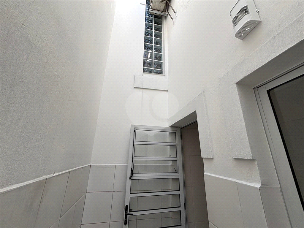 Sobrado em condomínio fechado