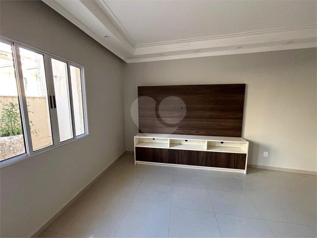 Sobrado em condomínio fechado