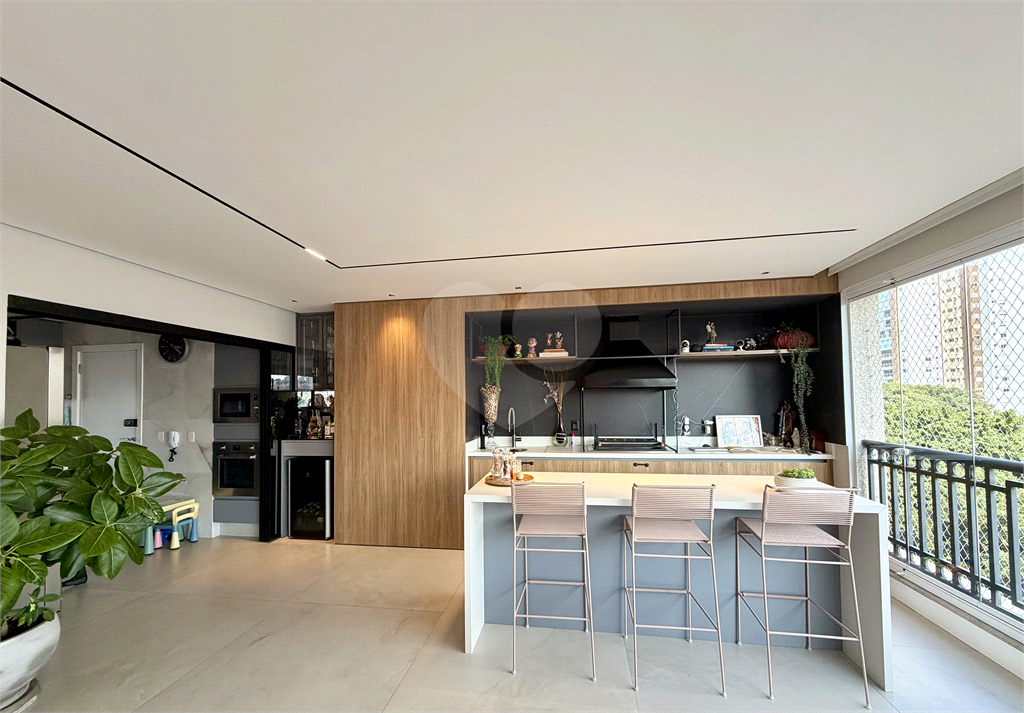 Apartamento de Alto Padrão com 3 Suítes | 164m² | 3 Vagas – Vila Romana