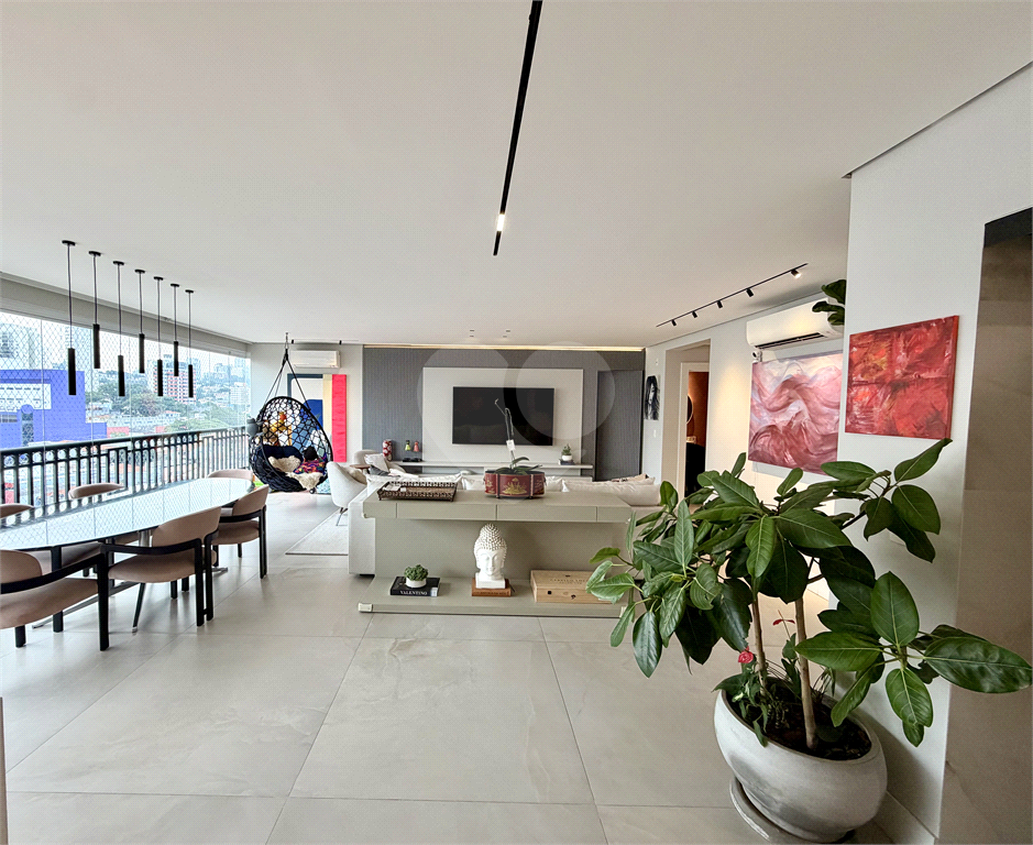 Apartamento de Alto Padrão com 3 Suítes | 164m² | 3 Vagas – Vila Romana