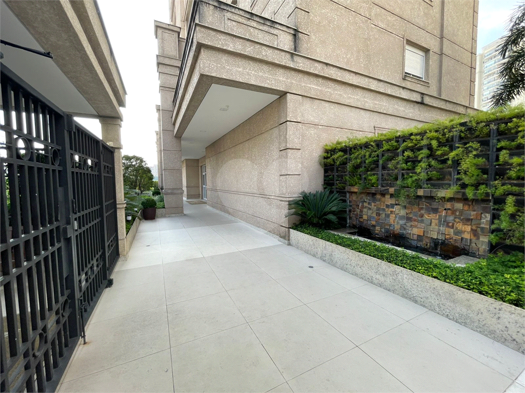 Apartamento de Alto Padrão com 3 Suítes | 164m² | 3 Vagas – Vila Romana