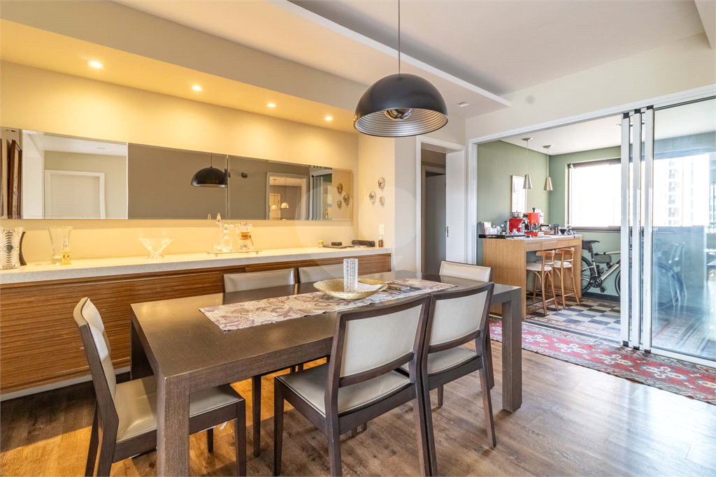 Design, Silêncio e Localização: O Ápice de Perdizes - São 230m² com 3 suítes e 5 vagas. Vista livre. 