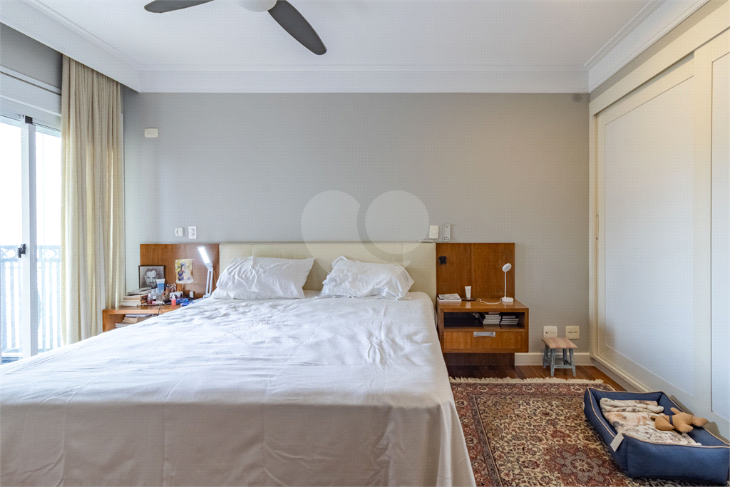 Design, Silêncio e Localização: O Ápice de Perdizes - São 230m² com 3 suítes e 5 vagas. Vista livre. 