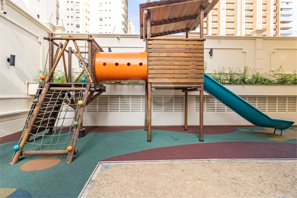 Design, Silêncio e Localização: O Ápice de Perdizes - São 230m² com 3 suítes e 5 vagas. Vista livre. 